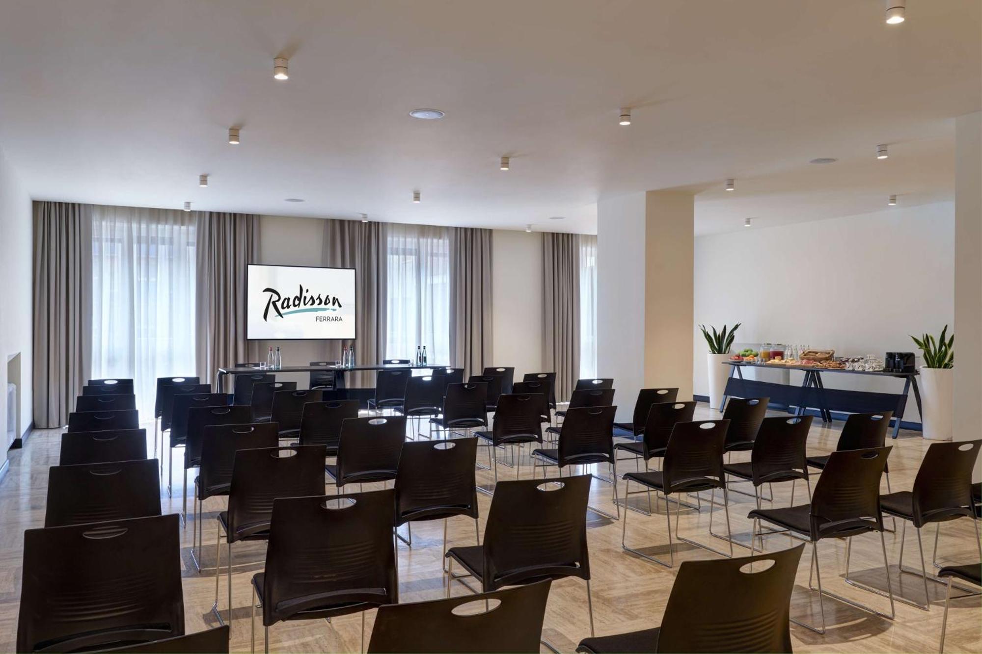 Radisson Hotel Ferrara Exterior foto
