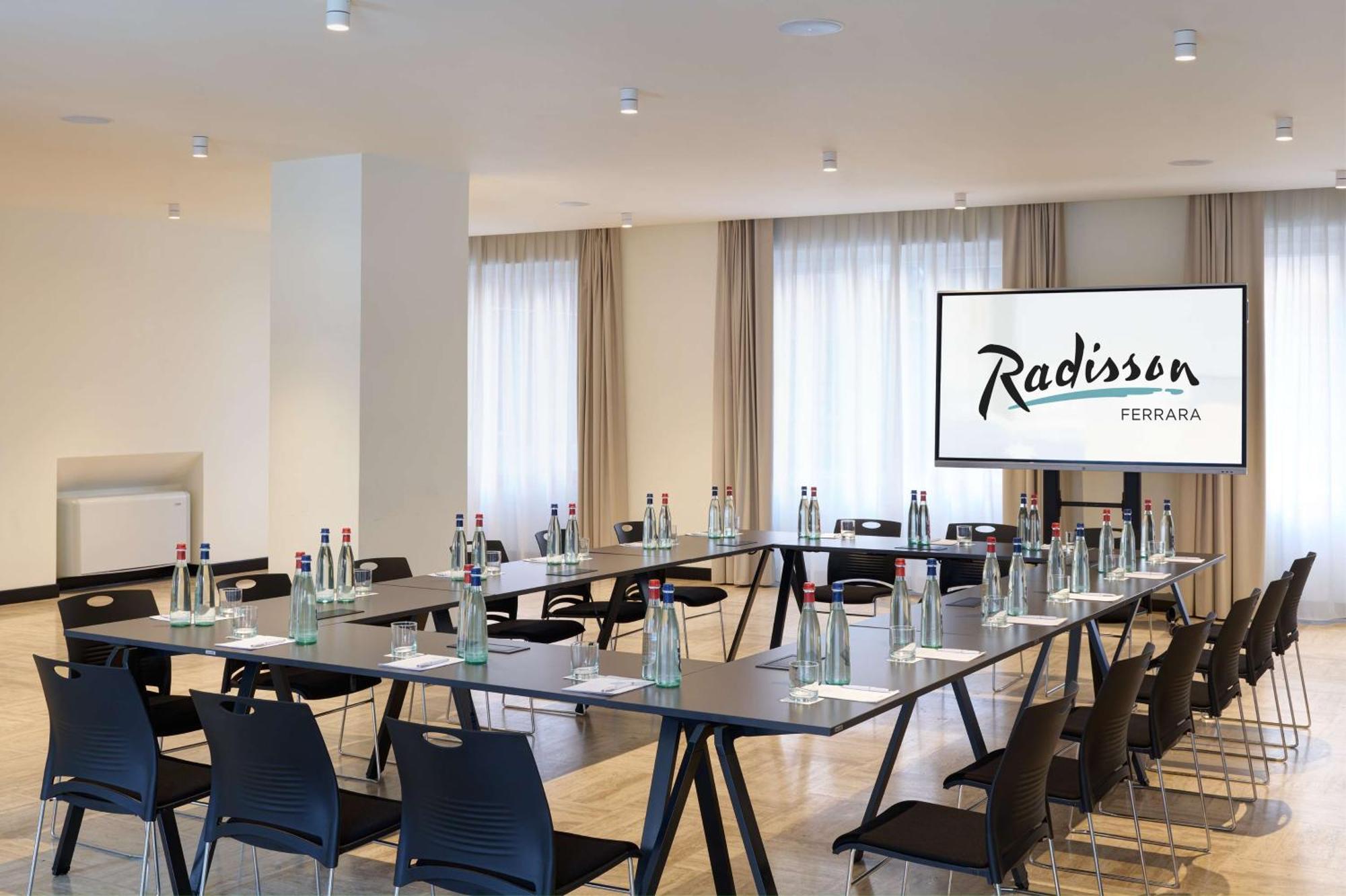 Radisson Hotel Ferrara Exterior foto